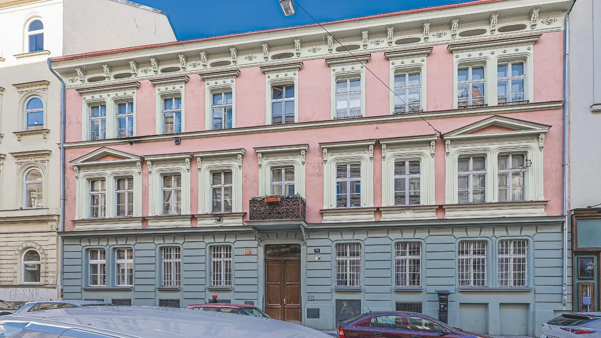 Flat Near Prague Castle Stylish & Prime Location 8 Apartment