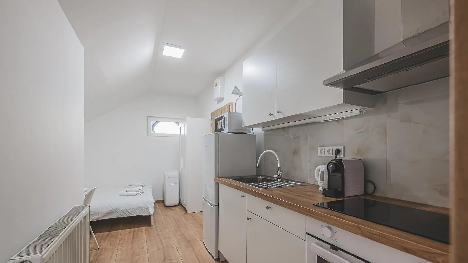 Flat Near Prague Castle Stylish & Prime Location 8 Apartment