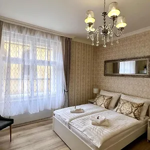 Apartment Romance In The Old Town, Prague
