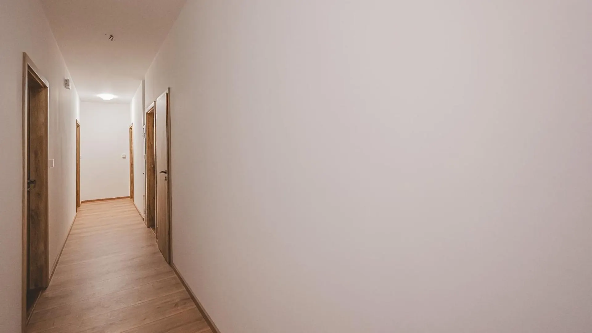 דירות Flat Near Prague Castle Stylish & Prime Location 8 0*,